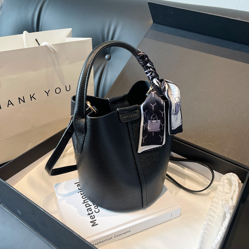 Rode PU-emmer schouder- en cro - Luxury Bags On Sales recensie en prijs